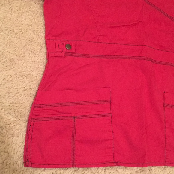 Dickies pink scrub top - Picture 3 of 3